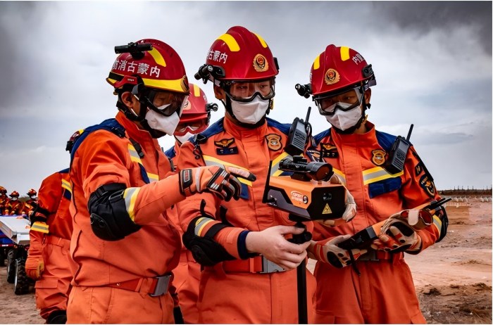 1757043610231561.jpg 內(nèi)蒙古消防開(kāi)展“北疆藍(lán)光·2025”全區(qū)消防救援隊(duì)伍地震災(zāi)害救援實(shí)戰(zhàn)拉動(dòng)演練.jpg